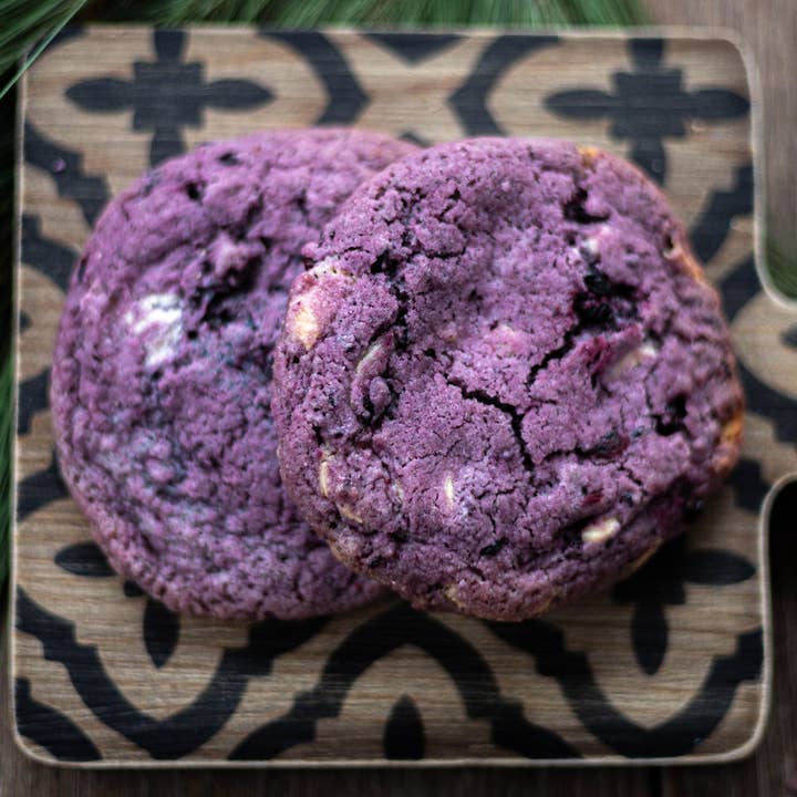 Yellowstone Foods - Wholesale Cookie - Huckleberry Vanilla Chip Cookie Frozen Dough Pucks2
