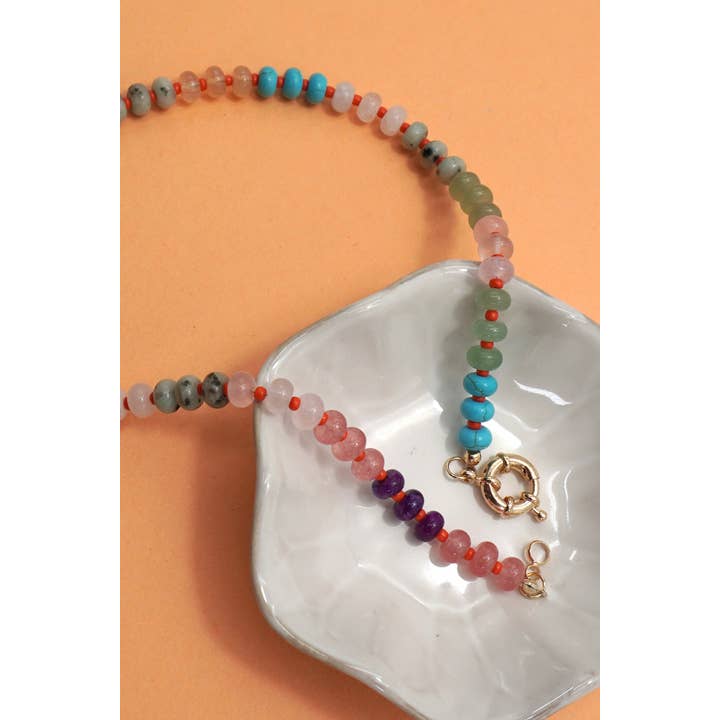 JOSSLYN by wall to wall - Wholesale Beaded/Pearl Necklace - NATURAL STONE CHARM SPRING CLASP BEADED NECKLACE | 40NK9467