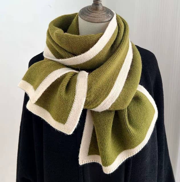 Hatzzi - Wholesale Scarf - Women's - Fashion Contrast Edge Color Solid Winter Scarf2