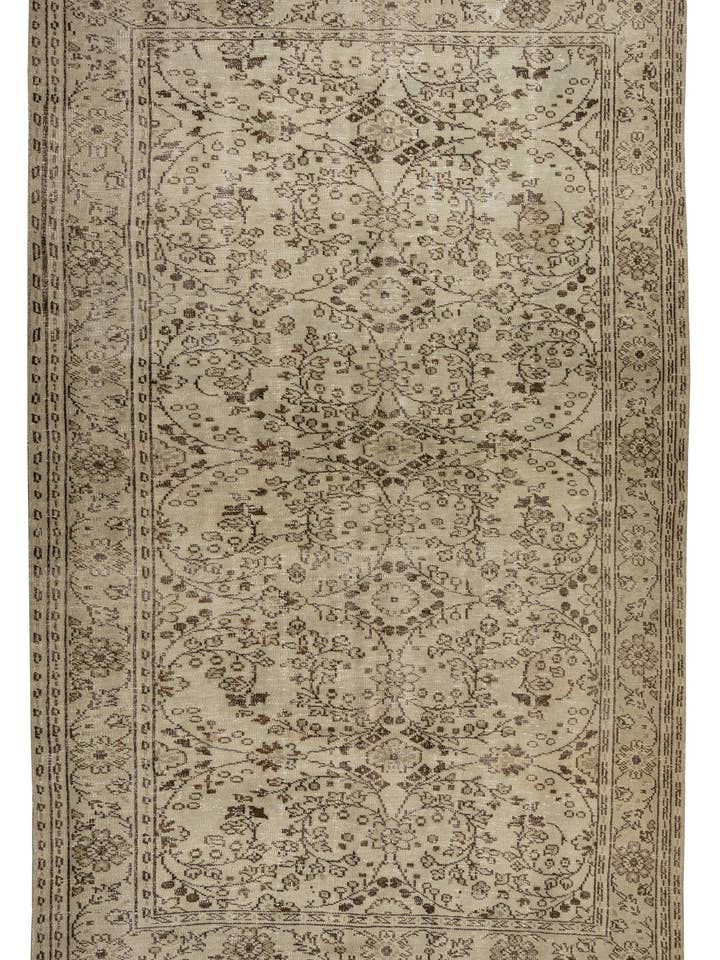 6.4x10 Ft 1960-talets handknutna turkiska matta med blommig design för wholesale av Rug Specialist LLC.