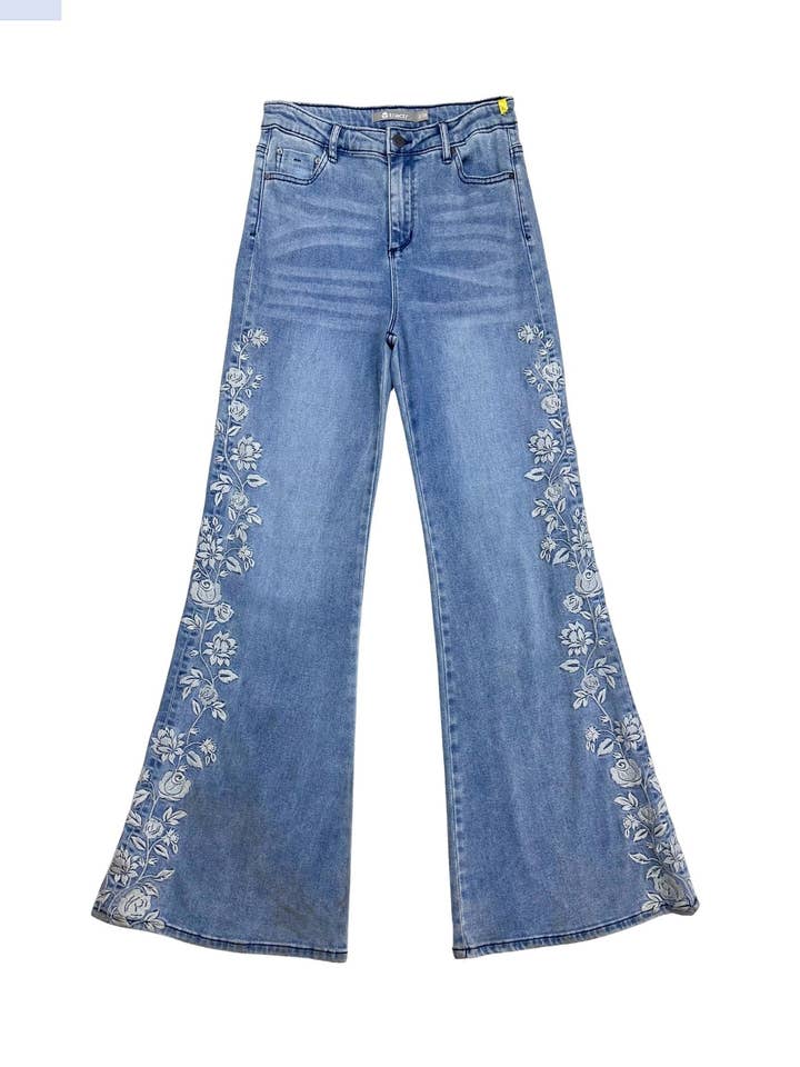 MUJERES-BORDADO FLORAL ACAMPANADO/9F211-DDN5 para venta al por mayor de Tractr Jeans