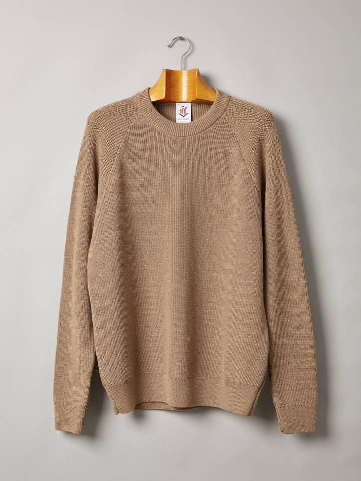 VE Walden Crew Knit - Stone voor wholesale door VICTORY ESSENTIALS