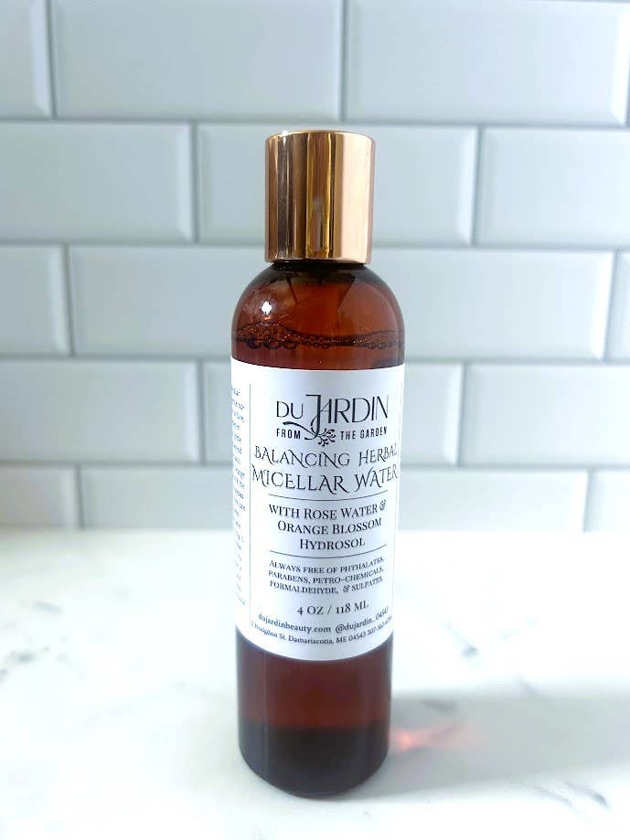 Eau micellaire à base de plantes équilibrante pour la vente par Du Jardin Beauty