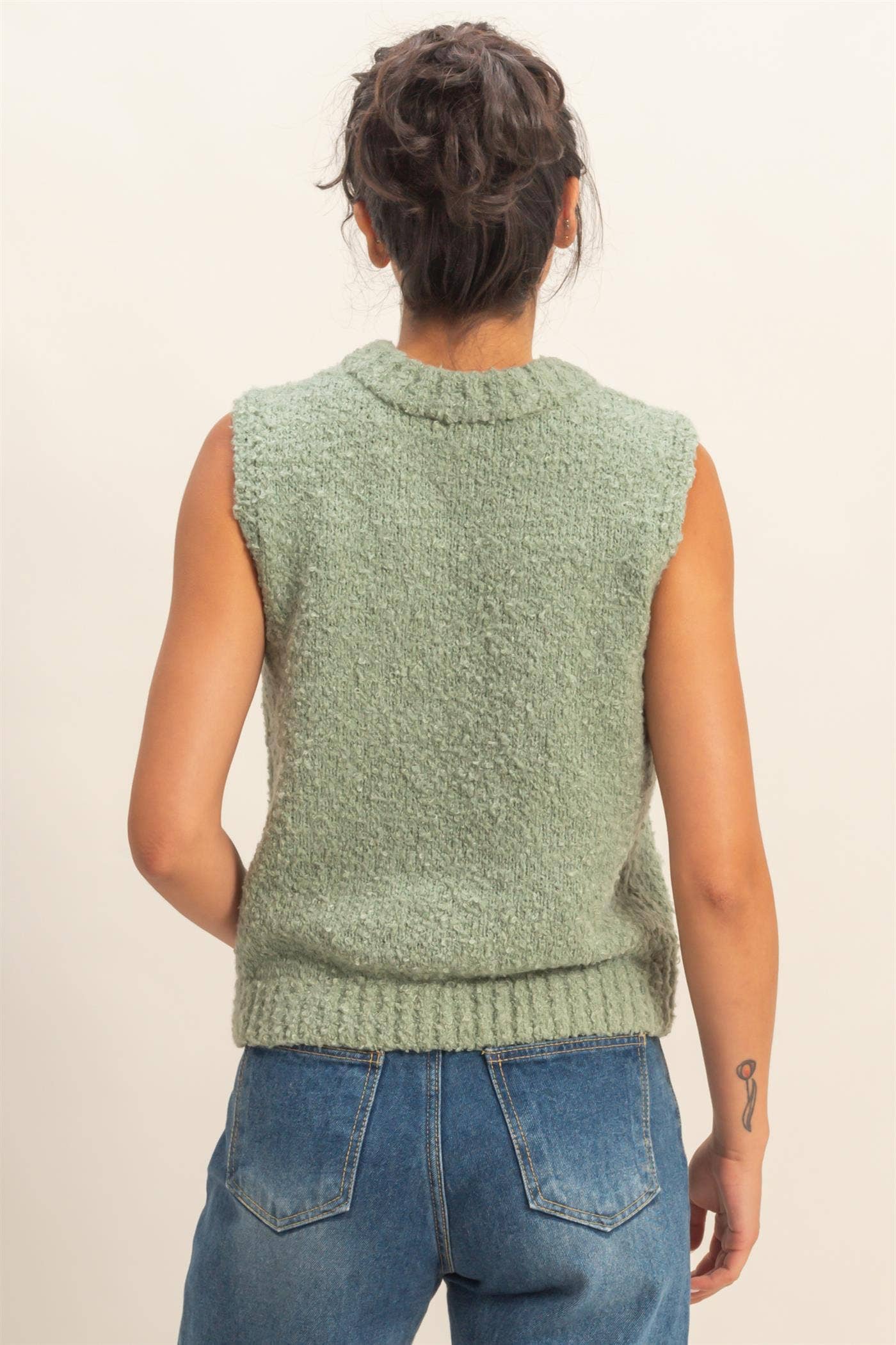 HYFVE - Wholesale Sweater Vest - Women's - Crew Neck Sleeveless Sweater5