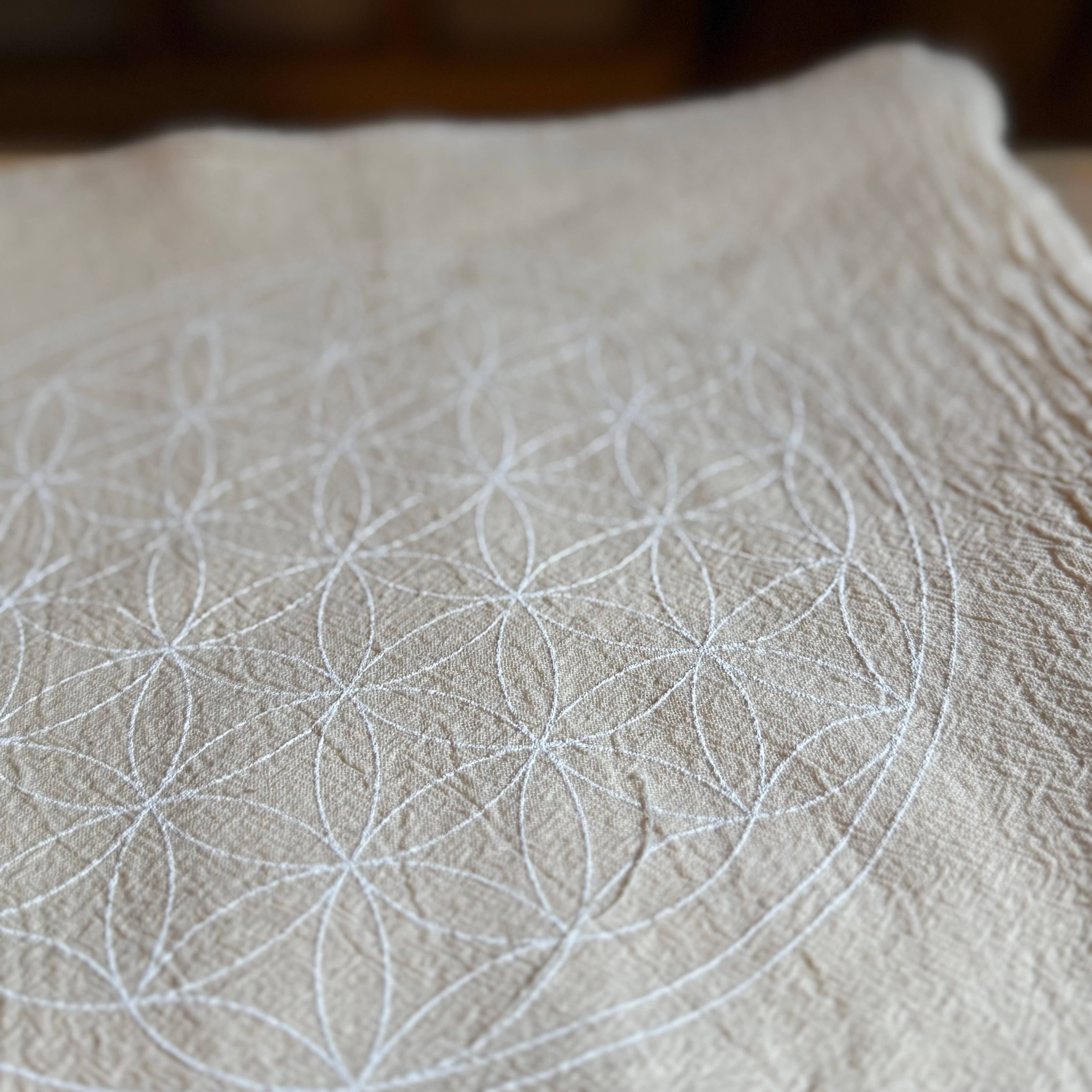 Crystal Grids - Vente Accessoire de méditation - Impression blanche Fleur de Vie, Tissu de Grille de Cristal, Tissu d'Autel4