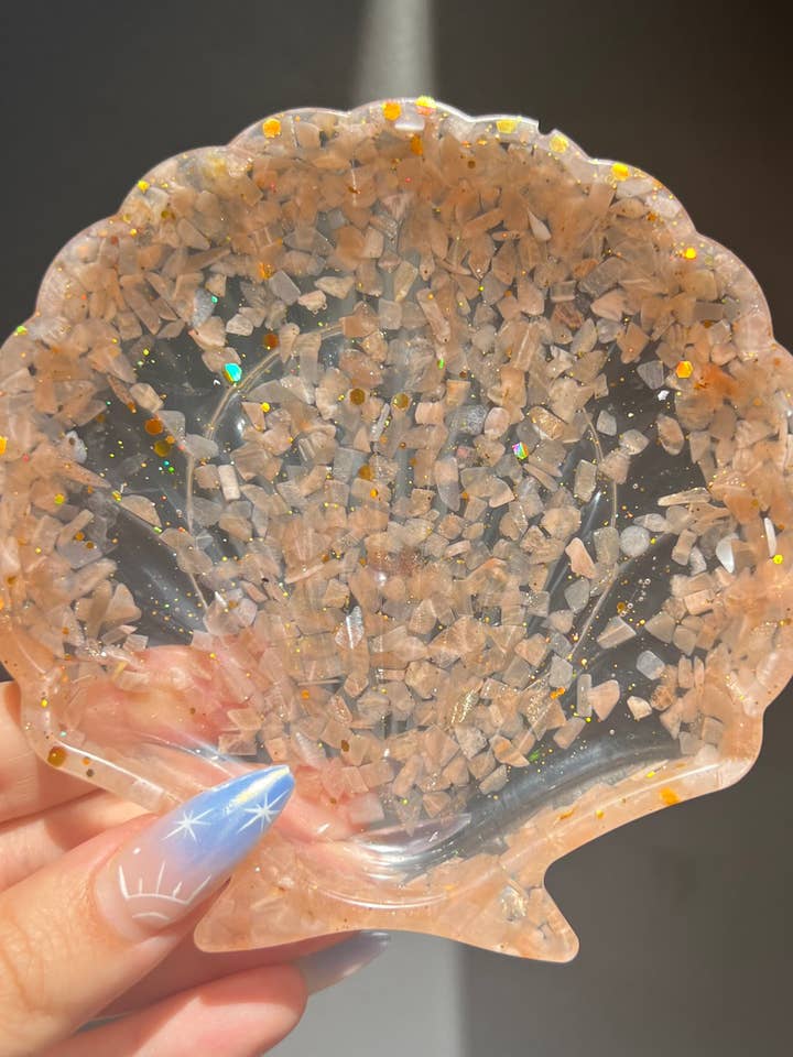 Cuenco de resina con forma de concha de cristal Peach Moonstone para venta al por mayor de Sapphire & Sage