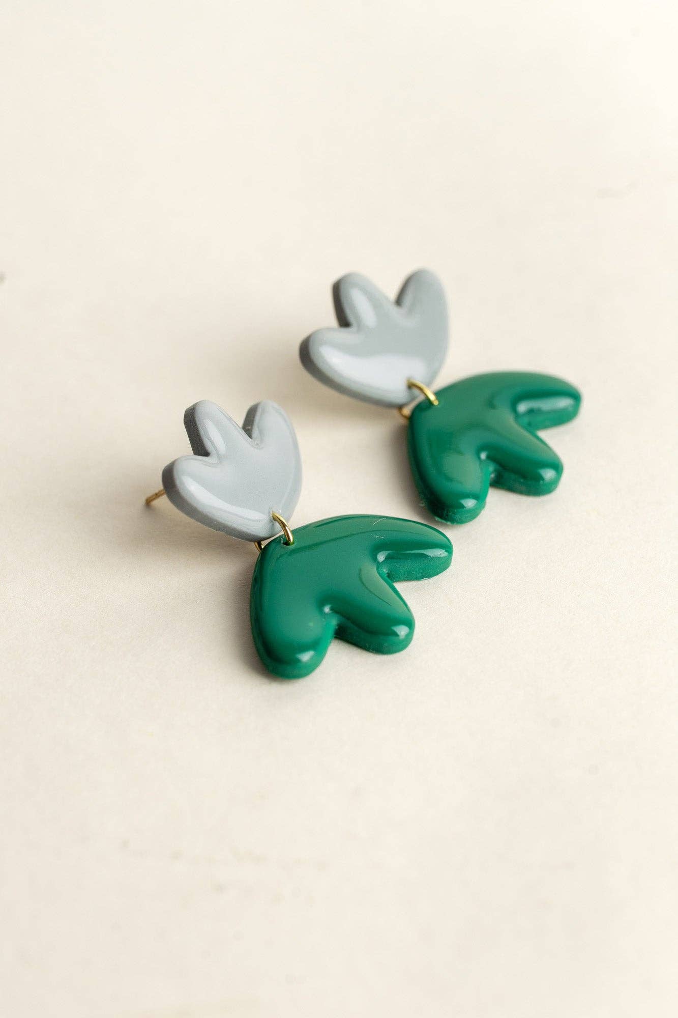 Van Schaaijk Studio – Großhandel Ohrhänger – Ohrringe Frances - Meer / Smaragd1