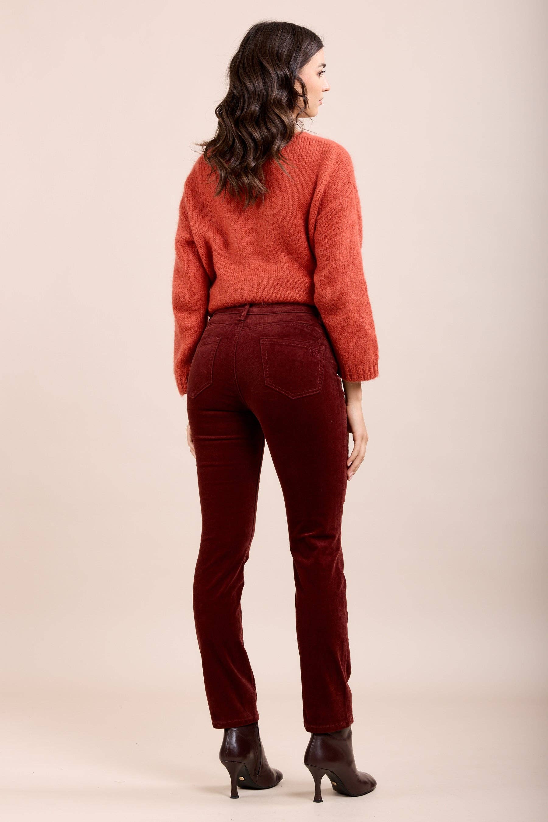 Toxik3 - Wholesale Pants - Women's - Toxik3 pantalon slim push-up stretch en velours milleraies21