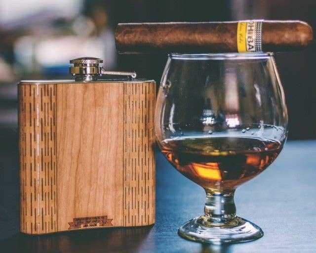 WUDN Handcrafted – Cantil por atacado – Balão de Anca em Madeira (Mt. Chuva em Mogno & Black Waln5