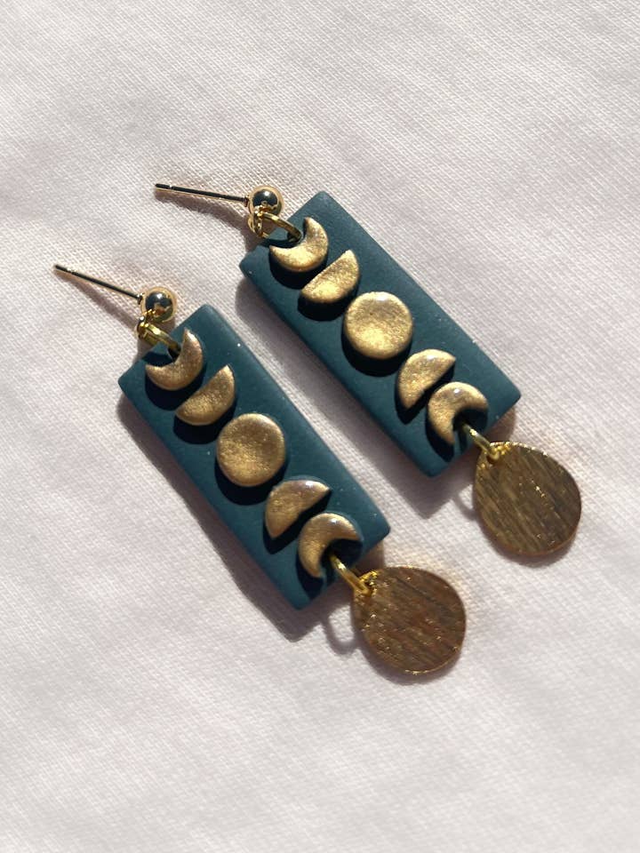Boucles d'oreilles Moon Goddess - Turquoise pour la vente par Desert and Stone Jewelry