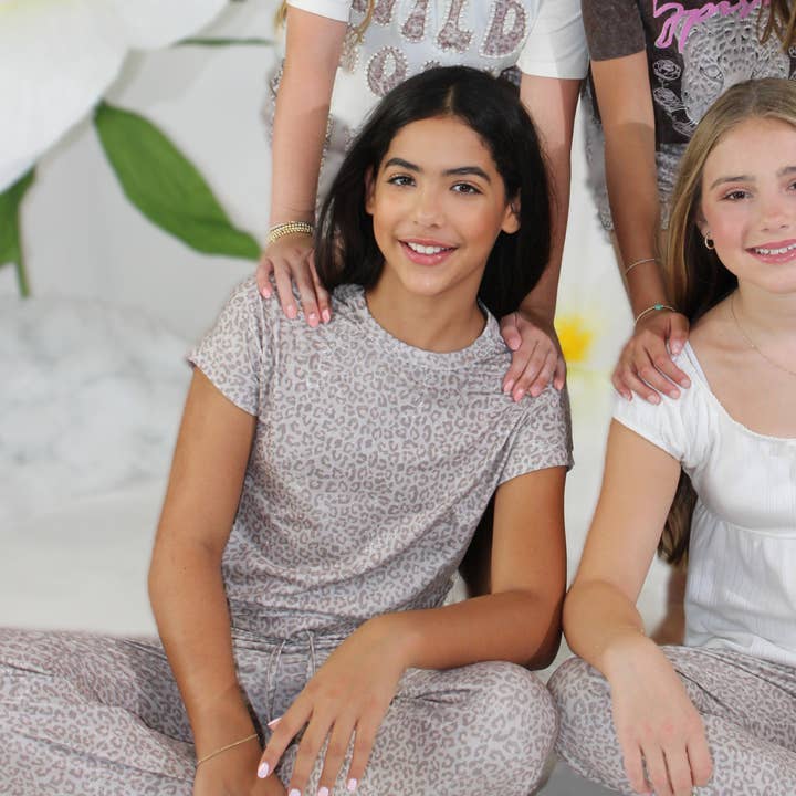 Oberteil mit Tiermuster und gekreuztem Rücken für Mädchen im Tween-Alter für den Großhandel von Paper Flower