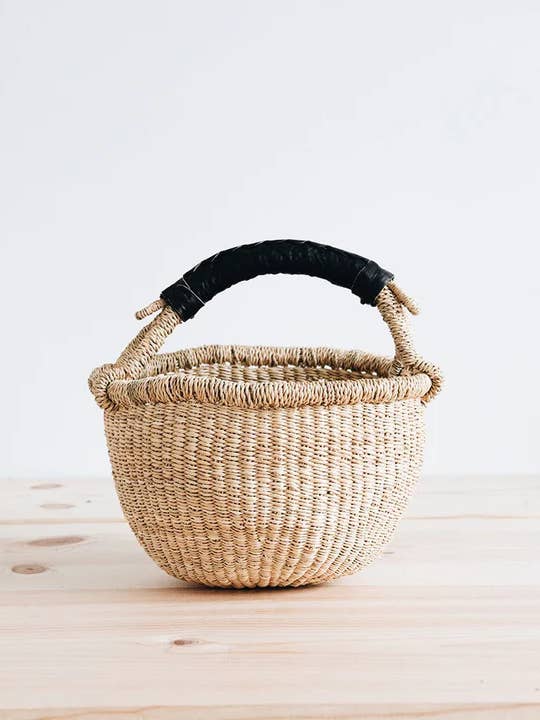 (Set of 5) Natural Mini Basket with black leather handle for wholesale by Fresh Thinking Co