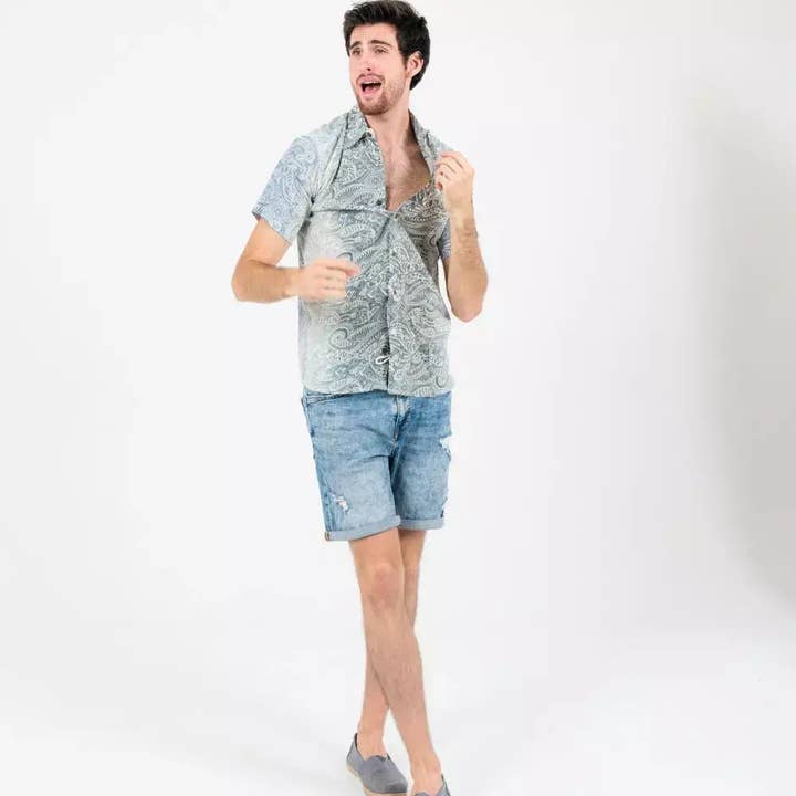 Kortärmad blå skjorta med paisleymönster, Santi för wholesale av Arena Formentera