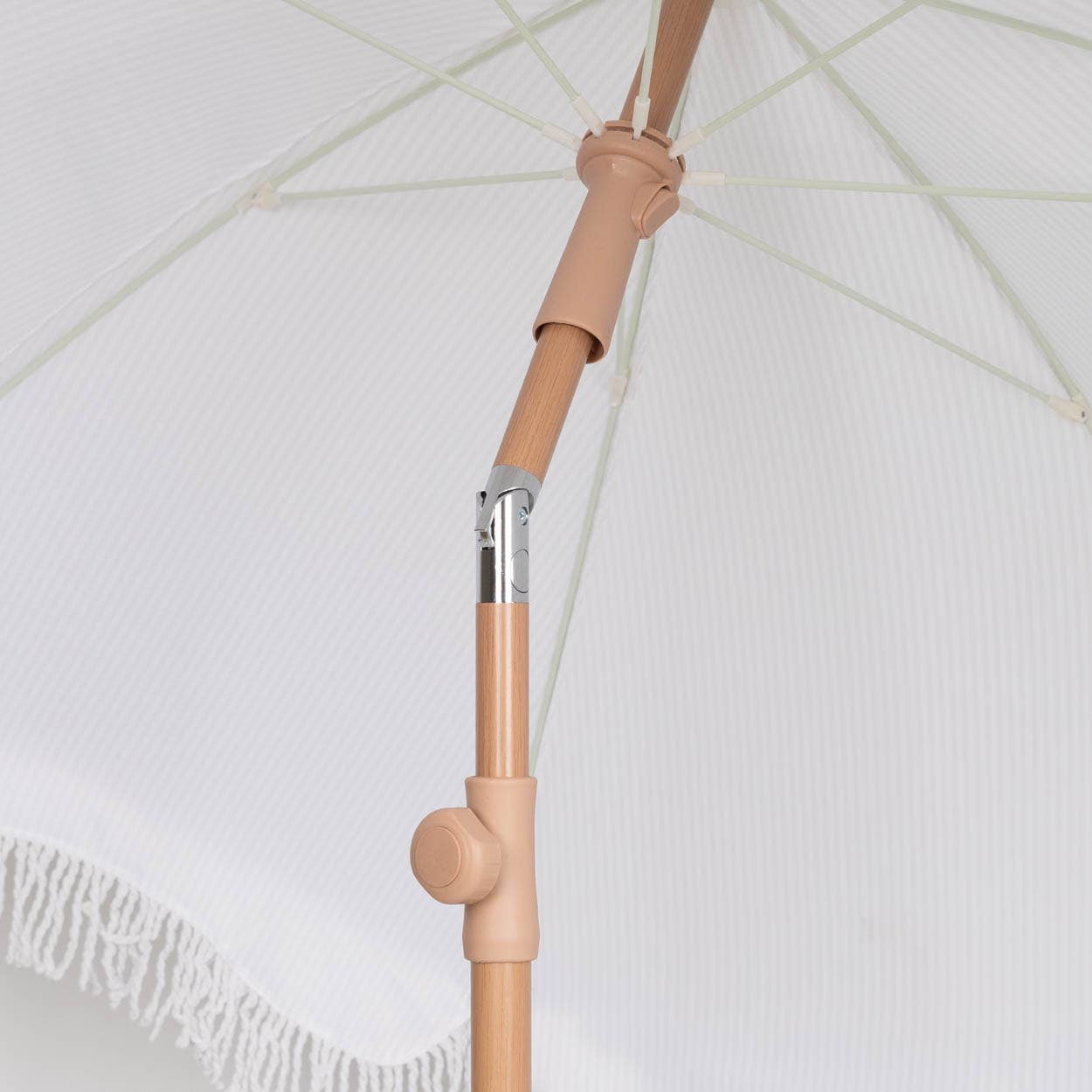 Flamingueo – wholesale Umbrella – Women's – Beige umbrella with white stripes2