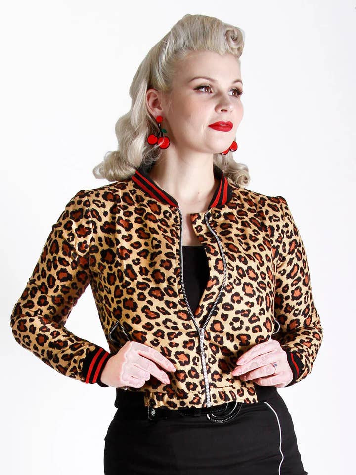 BONSAI KITTEN – Großhandel Bomberjacke – Damen – Klassische Bomberjacke mit Leopardenmuster0