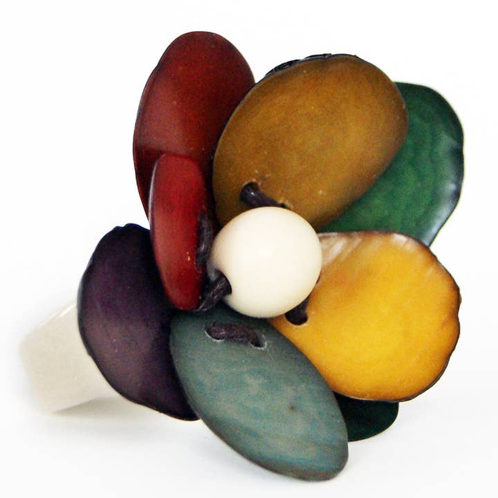 Tagua-Blumen-Ring handgefertigt Fairtrade für den Großhandel von Muichic Natural Jewelry