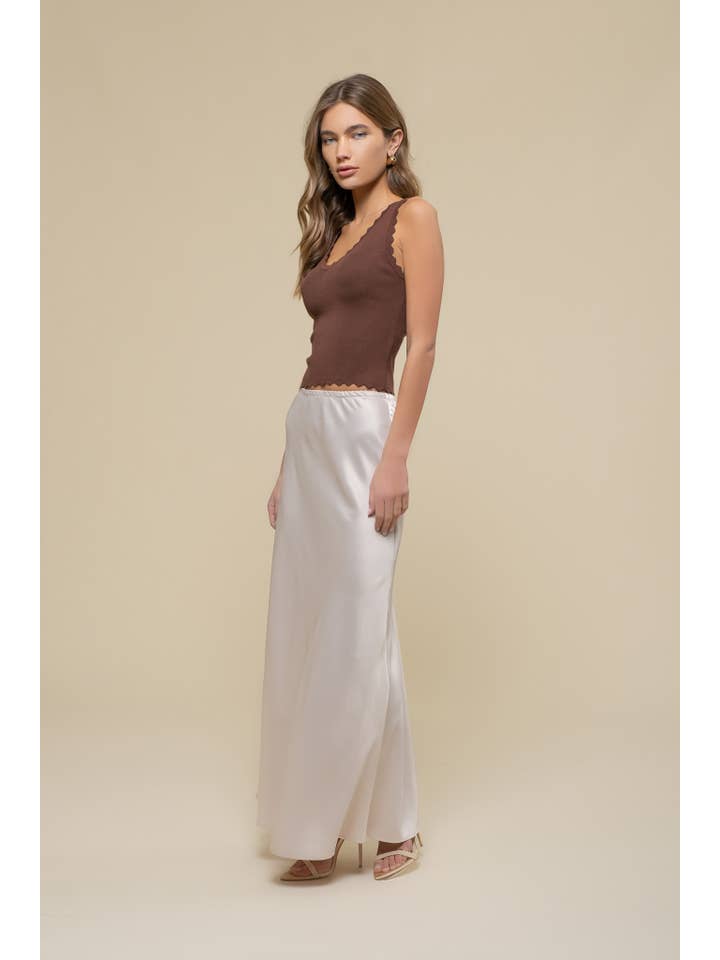 The Workshop Studio - Wholesale Knit Top - Women's - SCALLOP EDGE SLEEVELESS SWEATER KNIT CROP TOP