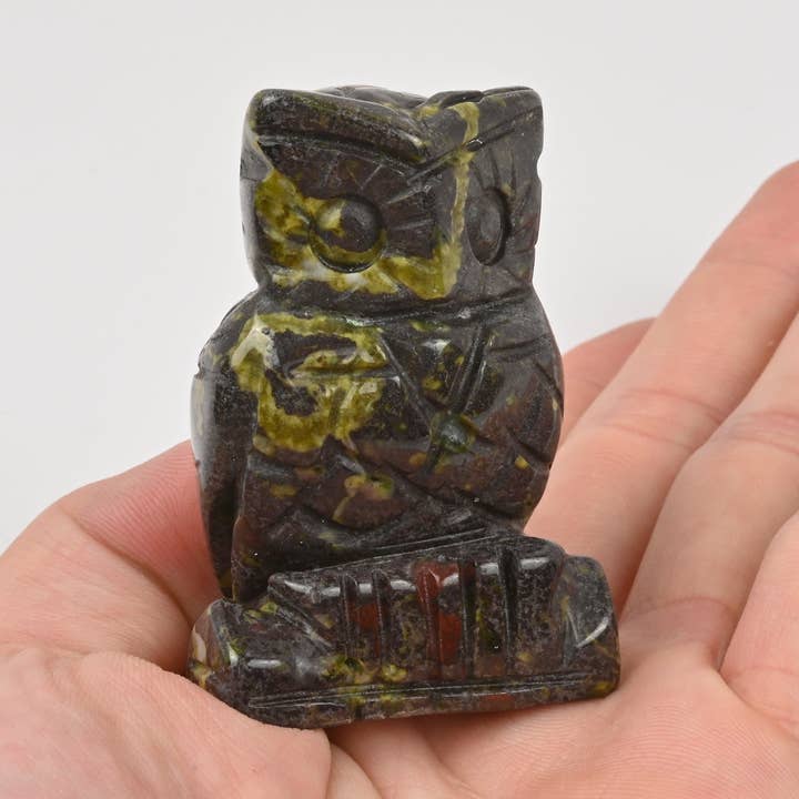 Figurine en cristal en forme de hibou sculpté Dragon Bloodstone de 2 po pour la vente par ilovebeadsusa