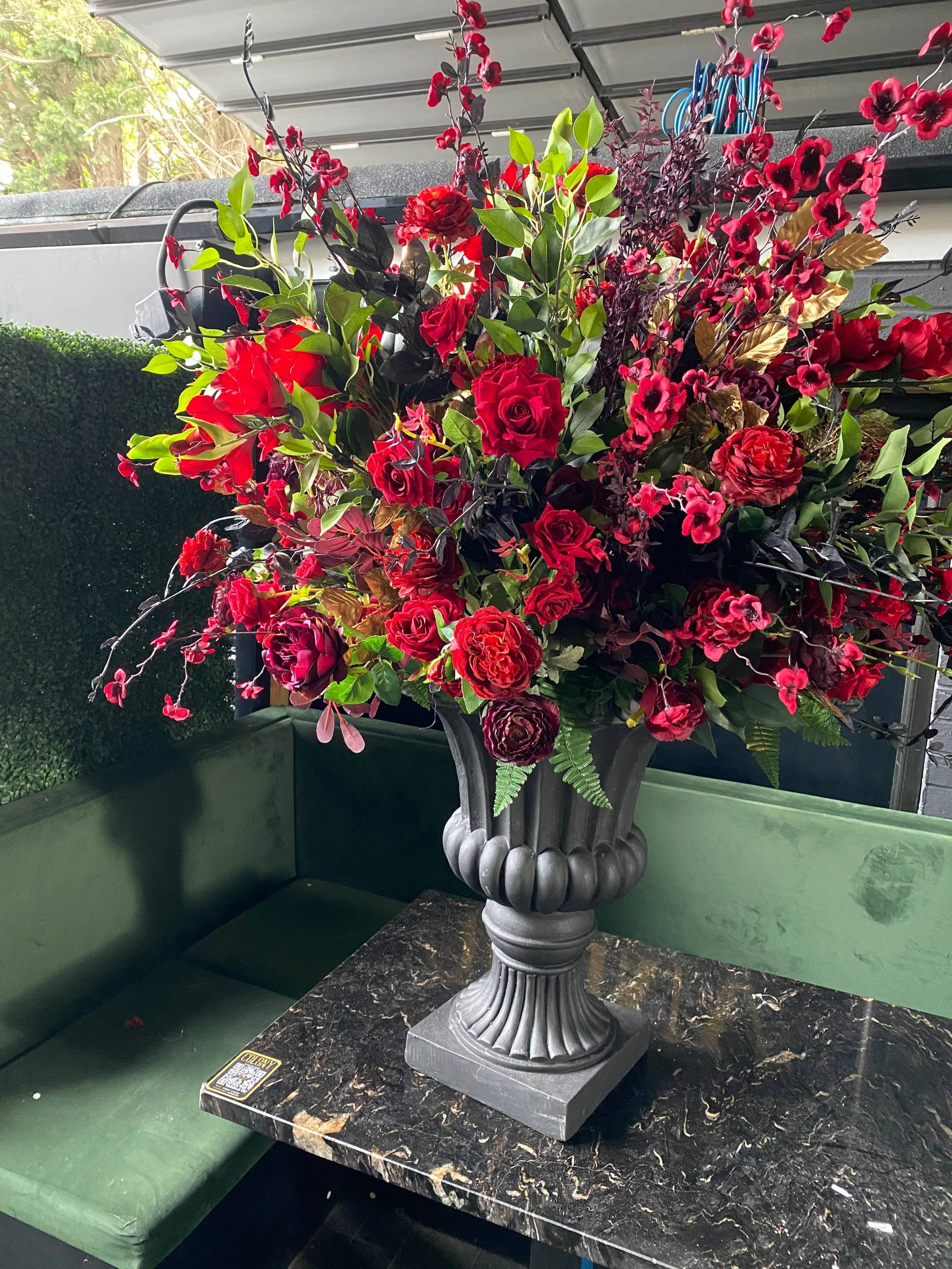 IVY CRUZ - Vendita all'ingrosso Fiori finti - Grande urna per fiori, Urna per fiori artificiali, Urna floreale per matrimoni2