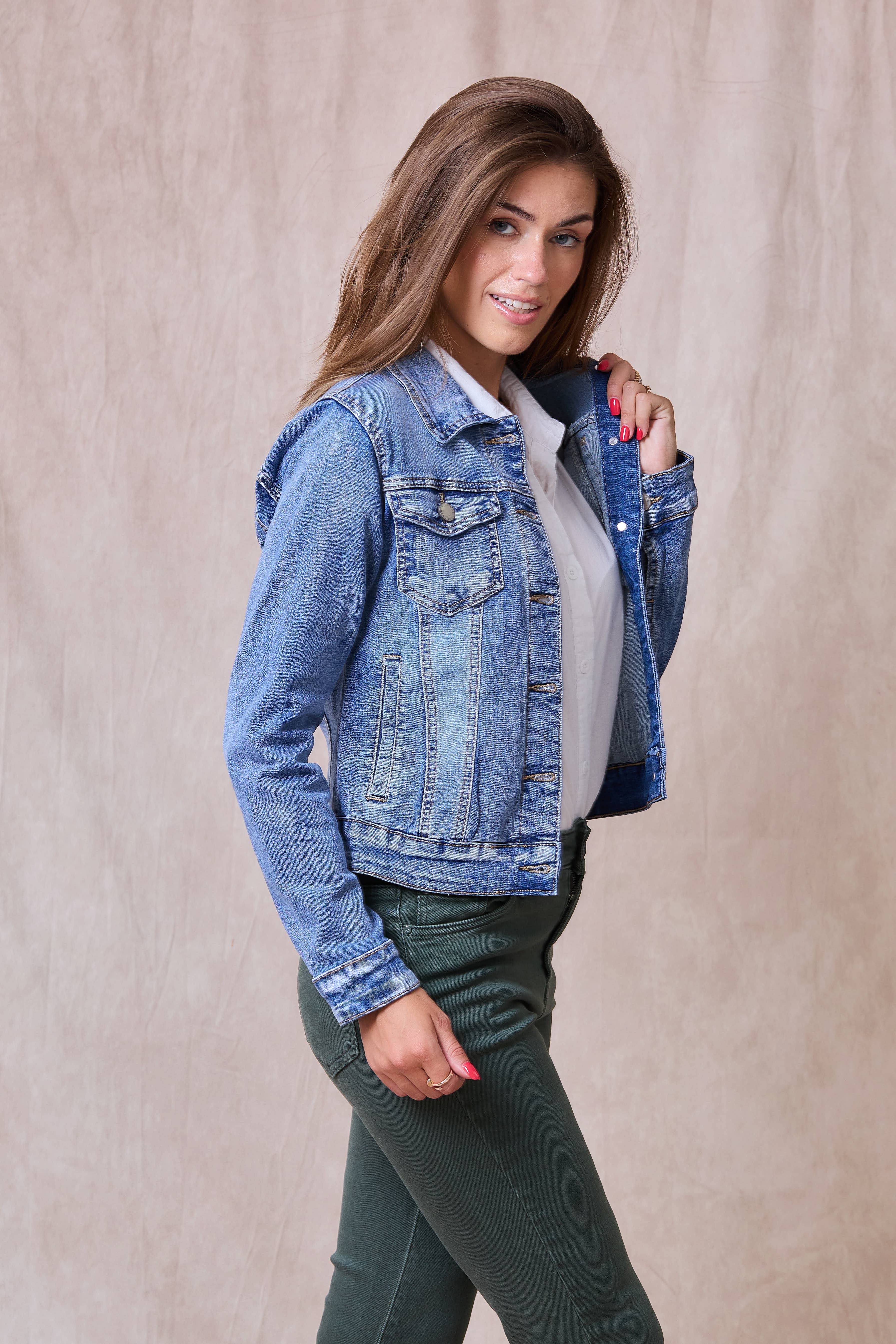 Slim jeans jacket (washed out) - ANA & LUCY for wholesale on Faire