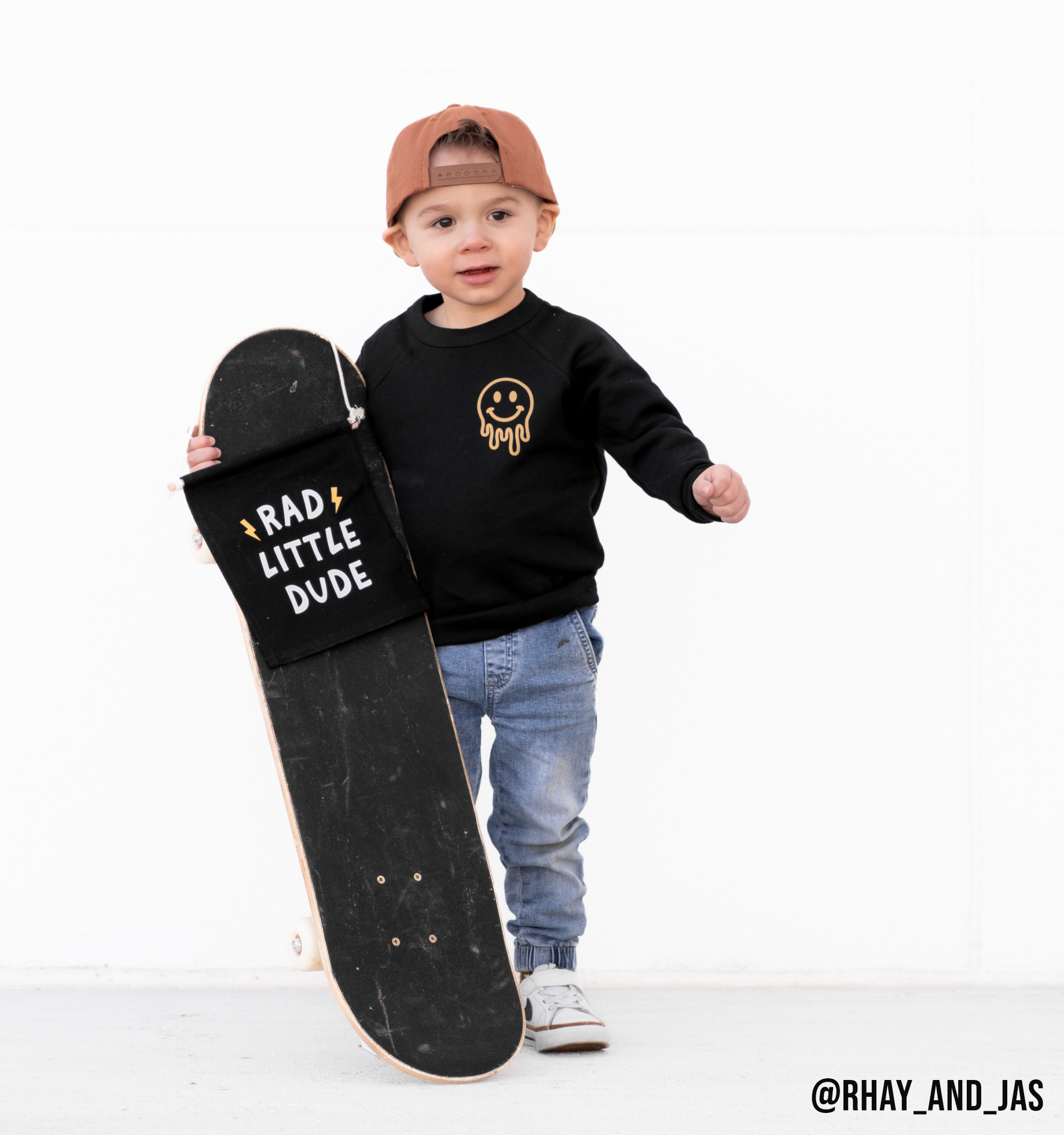 Cherrypick – Engroshandel Skilt – Rad Little Dude (Sort) Hængeskilt på lærred - Drenge lærred Banne2