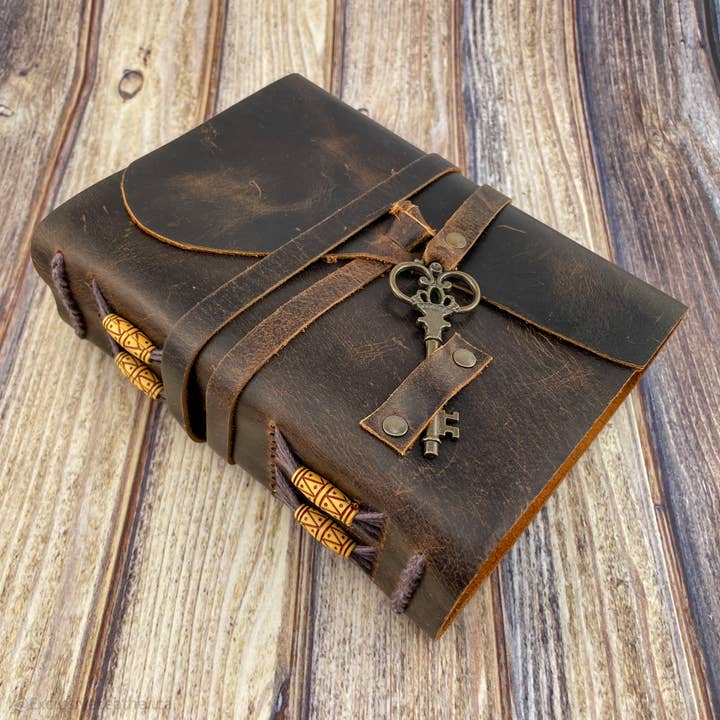 Exclusive Art Inc - Wholesale Dagboek/agenda - Lederen dagboek met sleutelontwerp//Speciale kralenbinding