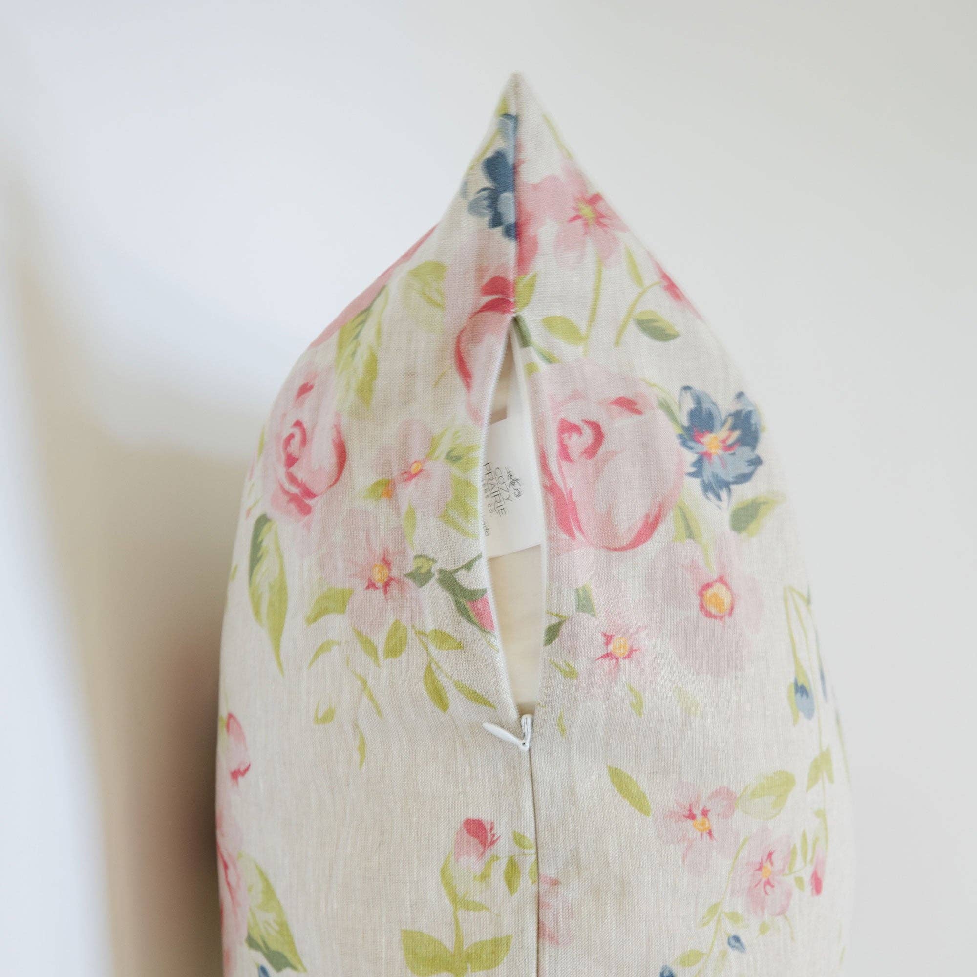 Cozy Prairie Linens Co. - Vente Housse de coussin - Housse de coussin Signature Linen à motifs floraux multiples4