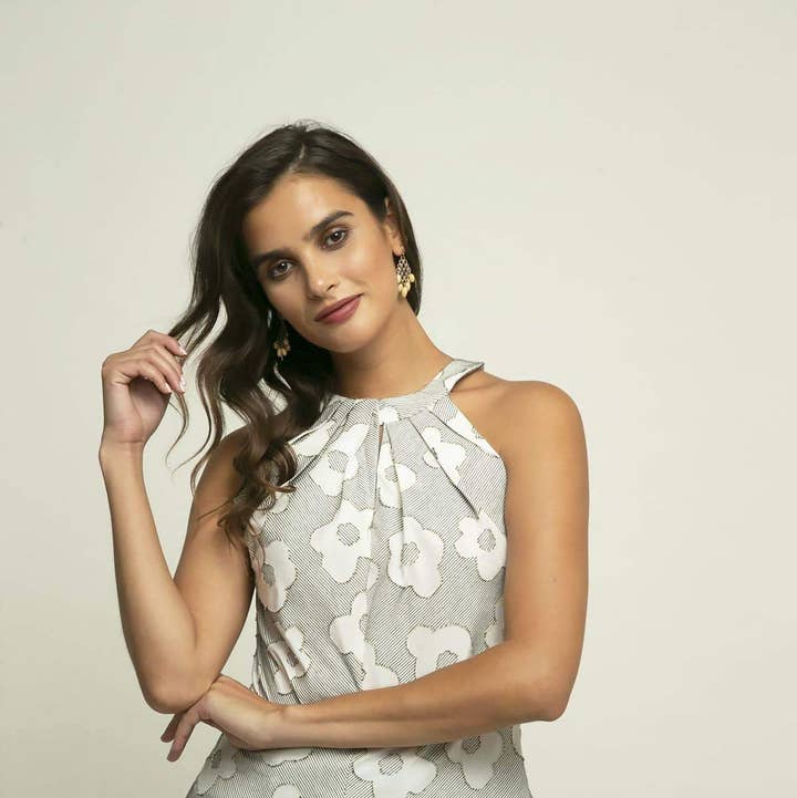 Eva Franco - Wholesale Blouse - Dames - Ella Top - Ronde Cake Bloemen Halter Hals0