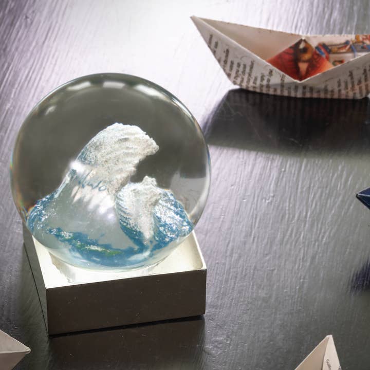 CoolSnowGlobes - Wholesale Snow globe - The Wave Snow Globe1