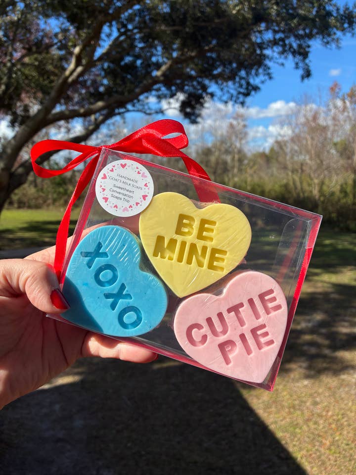 Sabonetes de Leite de Cabra com Mensagens de Namorados por atacado de Wanderlust Scents Co.