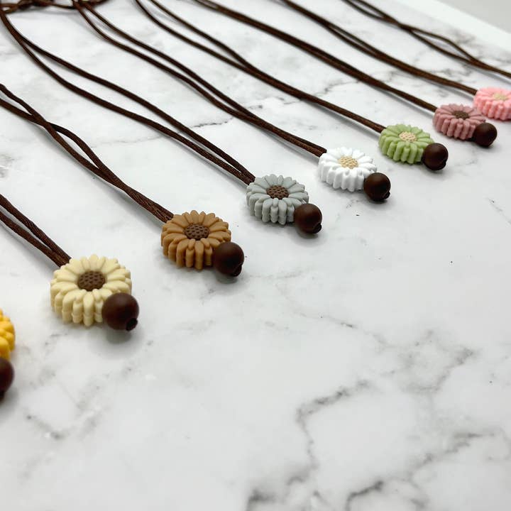 Petit collier Flower Fidget pour la vente par ArtisXan