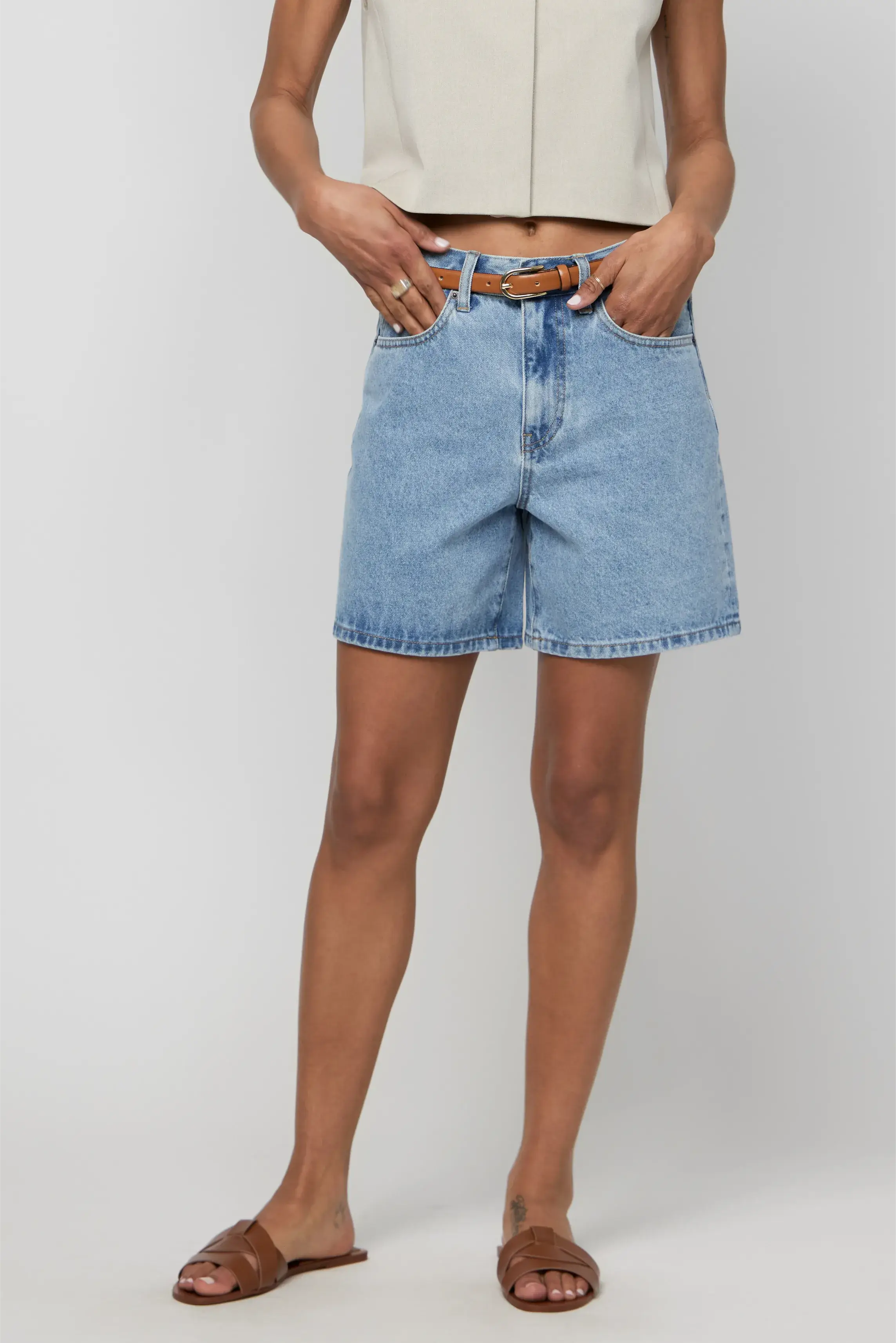 Léger usé Short long en jean taille haute Emmerson, lavage clair usé en vente sur Faire2