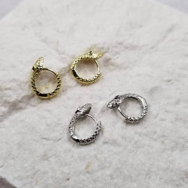 Treasure Wholesale – wholesale Hoop earrings – Snake Hoop Earring
