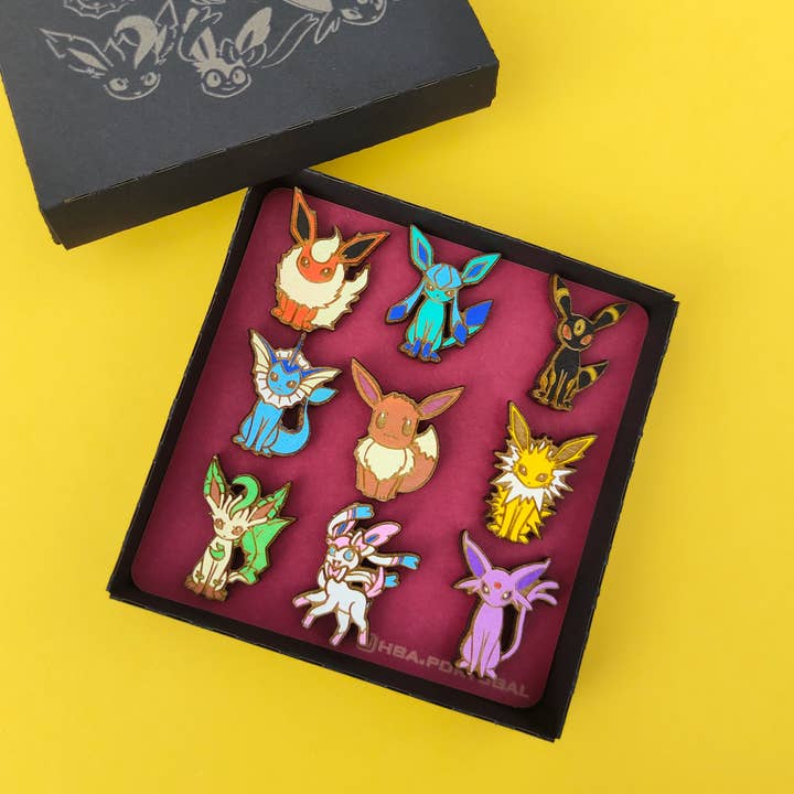 Herbs&Belles - Wholesale Lapel Pin/Button - Wooden Pokémon Pins, Eevee Evolutions, Geek Gift Anime Nerd