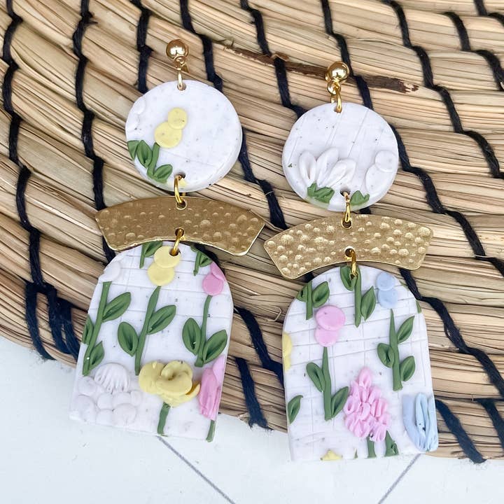 Boucles d'oreilles en argile polymère parterre de fleurs pour la vente par Aura Simply Creates