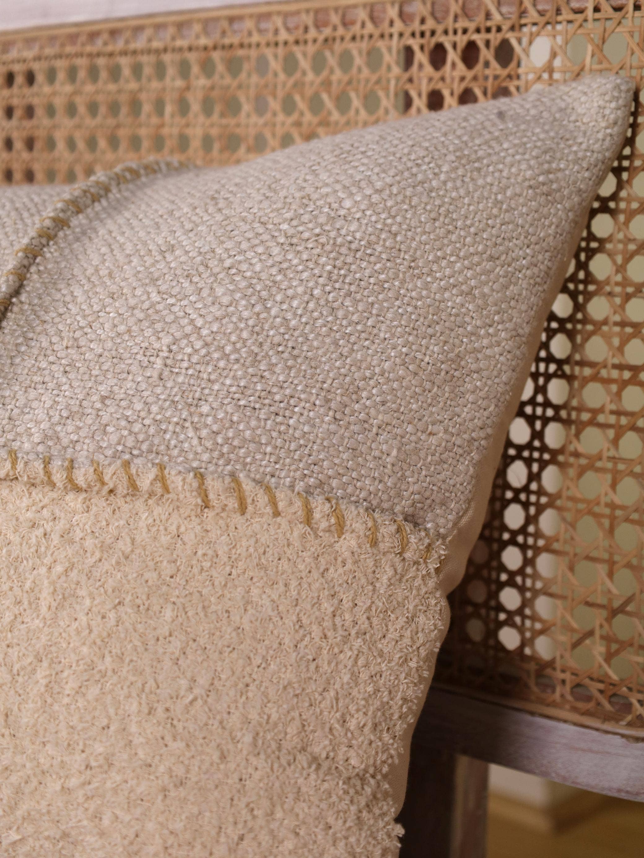 Eyda Homes - Vente Housse de coussin - Housse de coussin en lin naturel brodé à la main 16x24"2