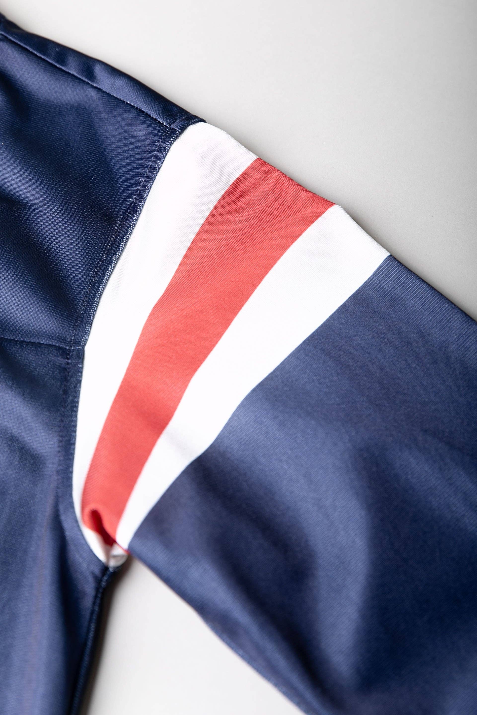 Bleu canal T-shirt de football Kayla | Bleu canal en vente sur Faire7