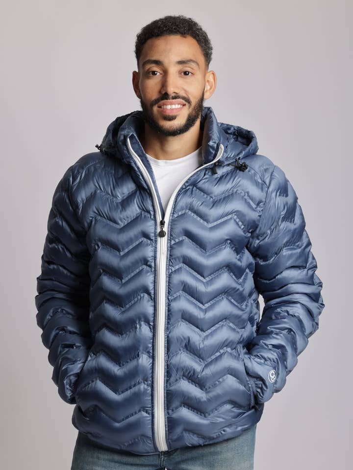 Doudoune compacte pour homme en cobalt métallisé pour la vente par Lazypants