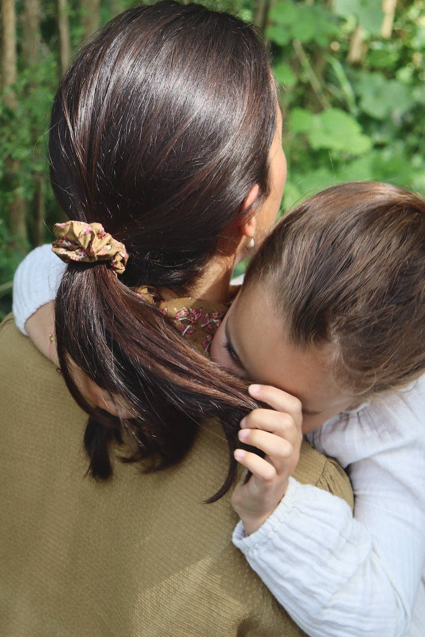 Maho - Wholesale Scrunchie - Women's - Bridget Olive Flowers4