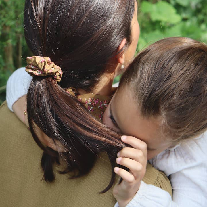 Maho - Wholesale Scrunchie - Women's - Bridget Olive Flowers4