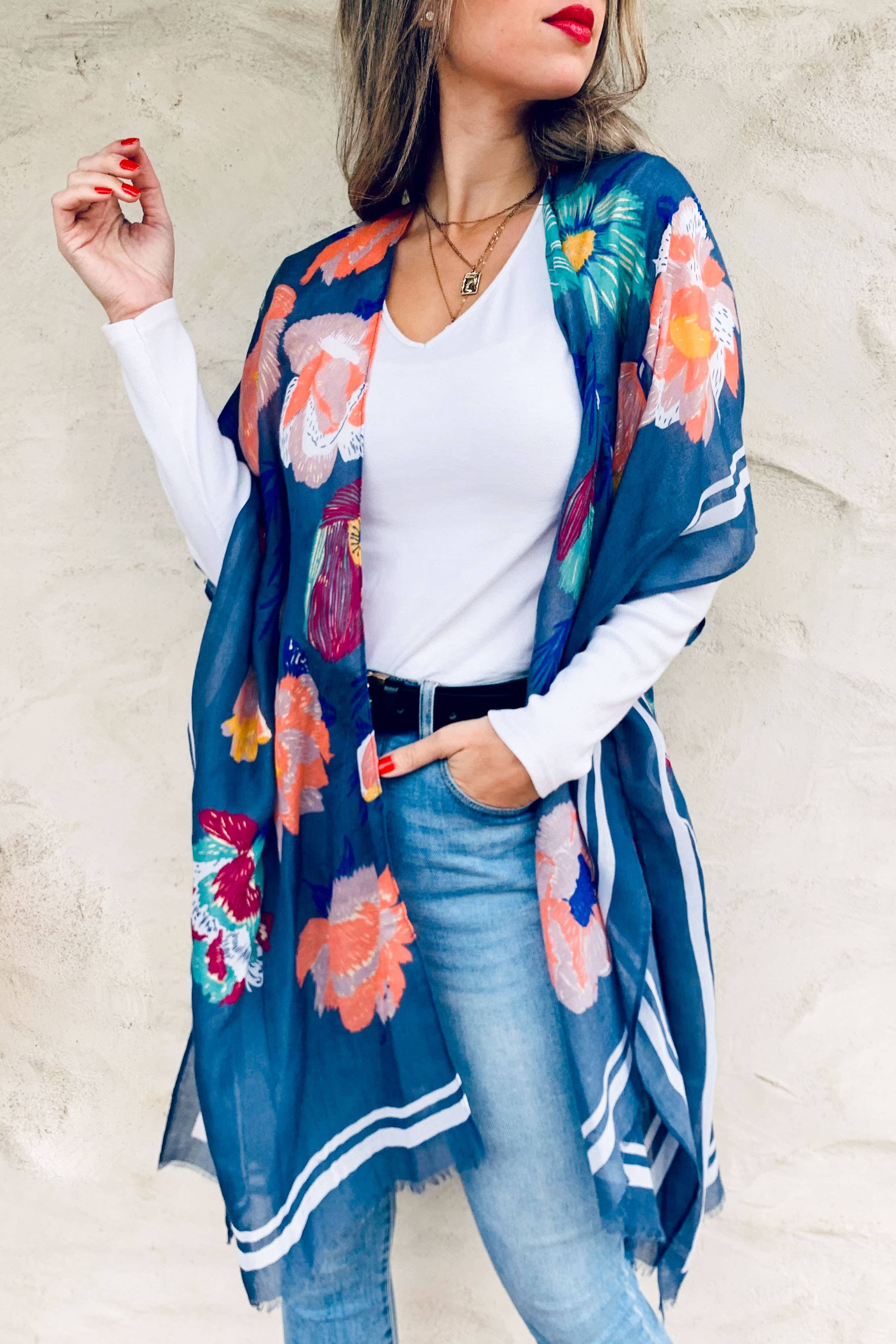 AMOLI – Engroshandel Kimono - Dame – Blomstret Trykt Kimono Cardigan Med Frynser1
