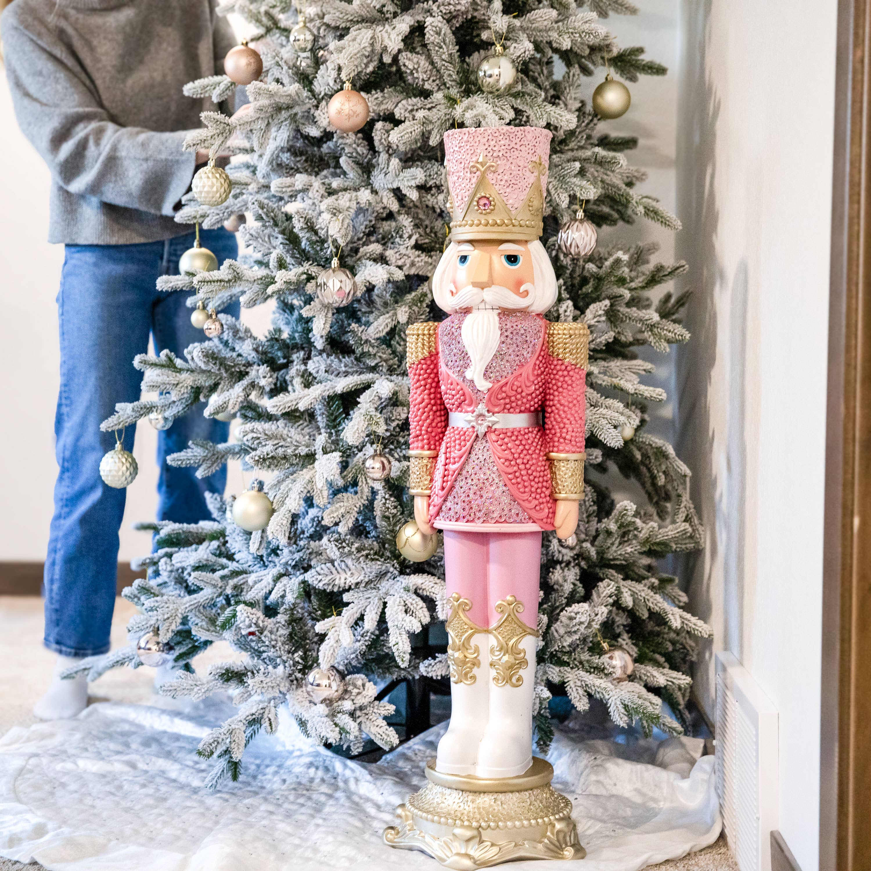 Sunnydaze Decor - Wholesale Holiday Nutcracker - Kenneth the Princely Christmas Statue - 37" H9