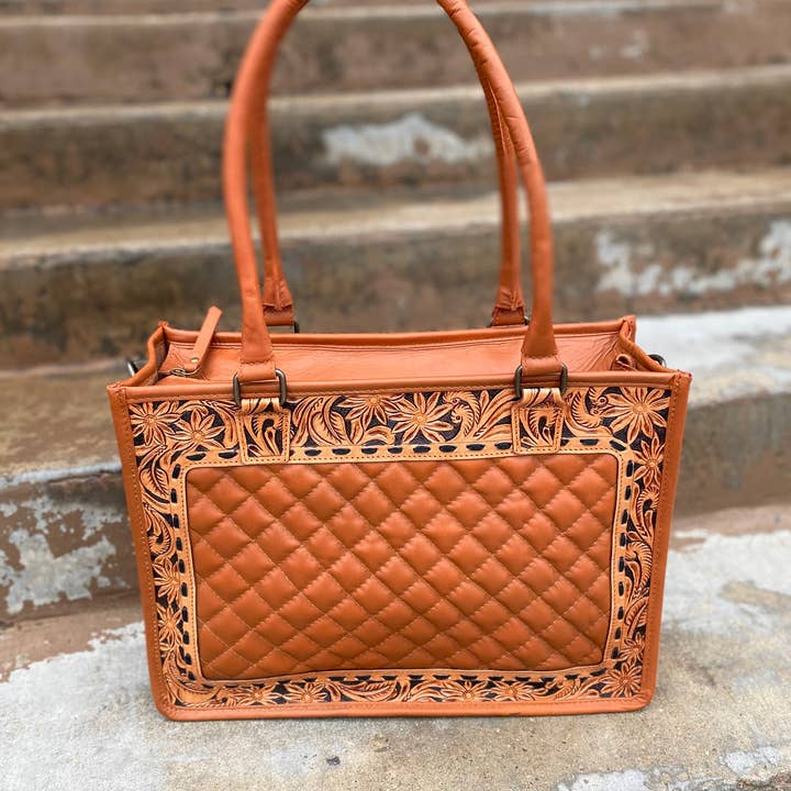 Sac en cuir tanné travaillé pour la vente par Western Linens