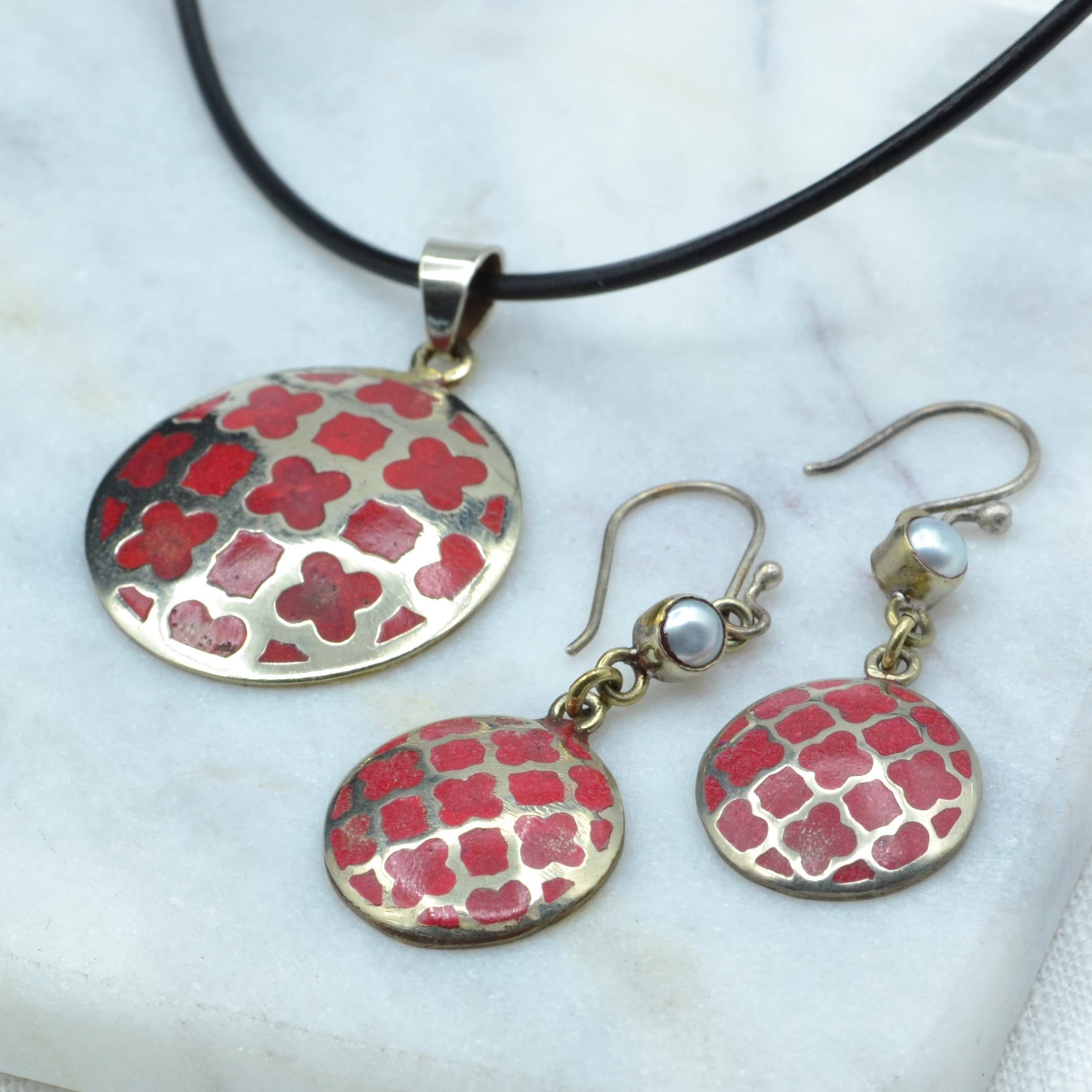 Didi Bahini Fair Trade - Venta al por mayor Pendientes colgantes - Pendientes de latón arabesco1