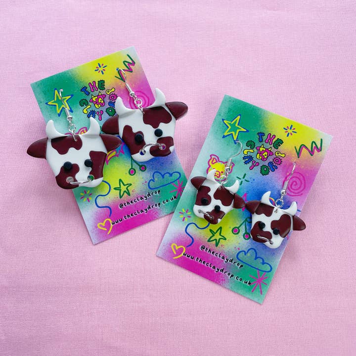 Pendientes de Vaca Marrón y Blanca de Arcilla Polimérica - 2 Tamaños para venta al por mayor de The Clay Drop