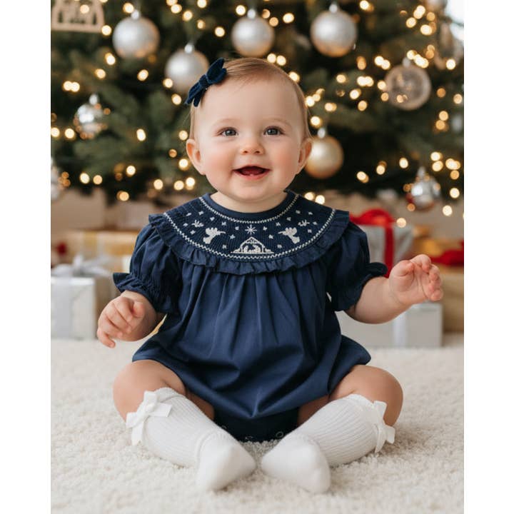 Pagliaccetto arricciato con smock Blu Natività e ulteriori Risultati per natività all'ingrosso. Resi gratuiti e termini di pagamento a 60 giorni su Faire in tendenza su Faire.