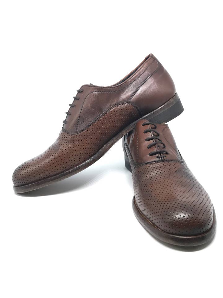 Oxford Light braune Oxford-Lederschuhe aus Kalbsleder für den Großhandel von Caponi