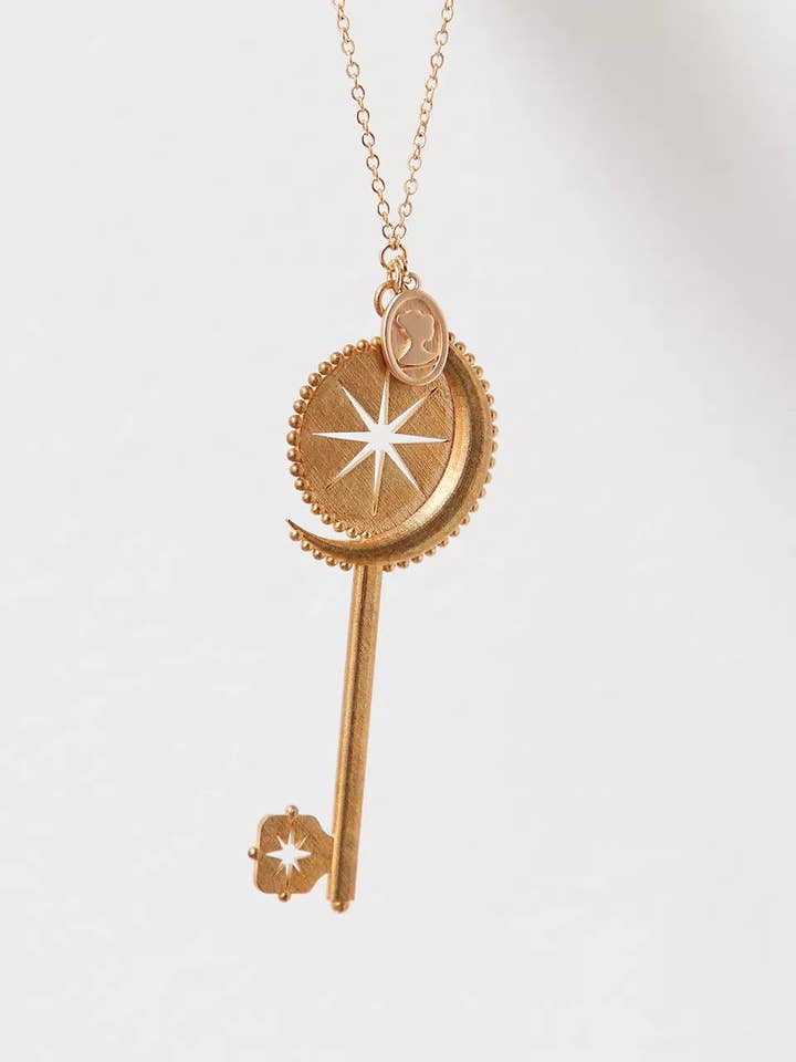 Adorno de Llave de Luna Estrella del Norte – Llave de Latón con Energía Sanadora para venta al por mayor de Ariana Ost