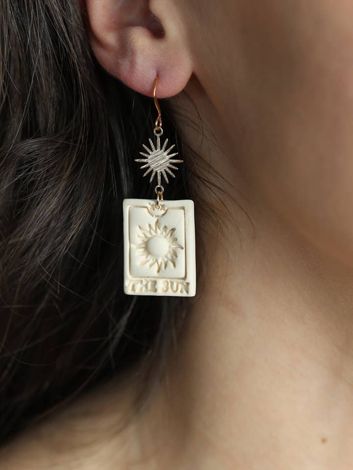 El Tarot del Sol y la Luna para venta al por mayor de The Raw Creative