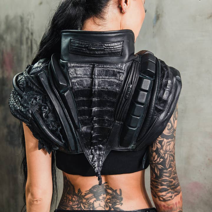 Gilet court en cuir trompe-l'œil Nightmare pour la vente par JUNGLE TRIBE